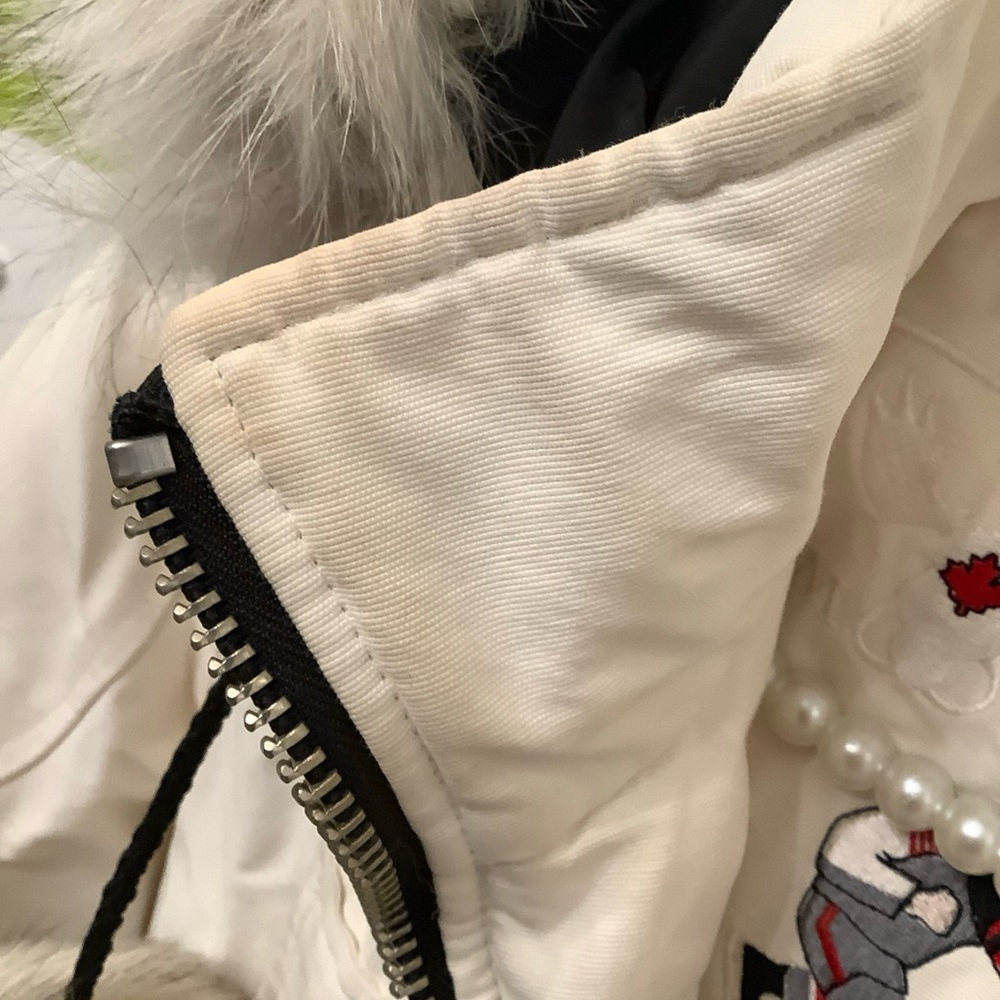 Moose Knuckles Debbie Down Bomber Jacket Women’s Size M White Fur Pom Pom​ - Picture 15 of 16